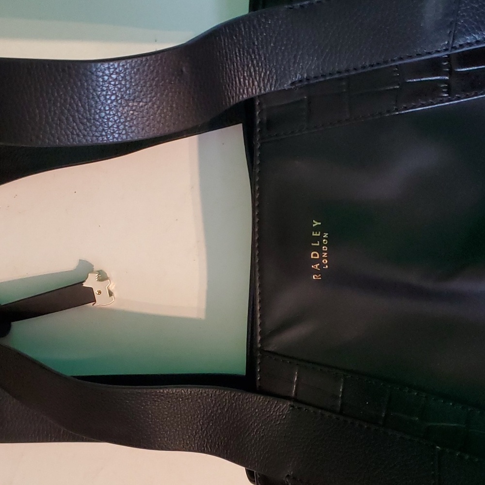 Radley London women's black L shoulder bag